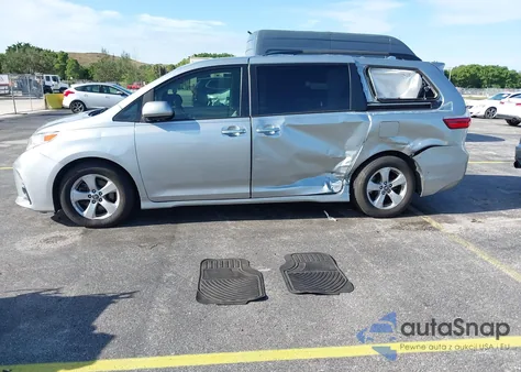 2019 Toyota Sienna Le 8 Passenger z USA, uszkodzony, nr VIN 5TDKZ3DC8KS995275